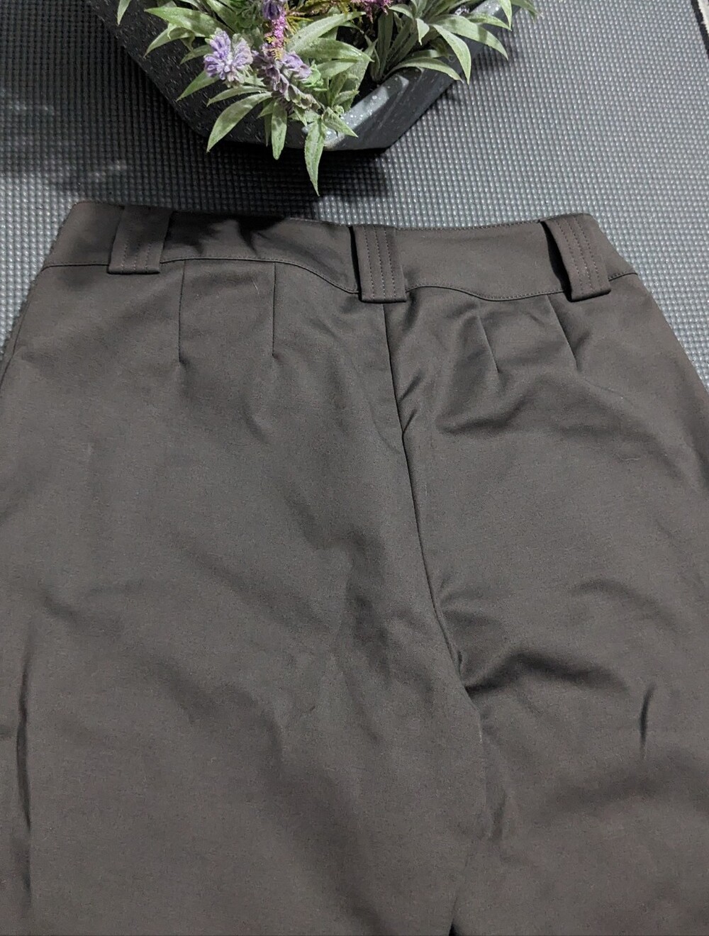 ST. JOHN Cropped Length Pants - Picture 8 of 12